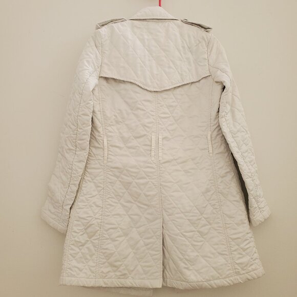 Burberry Mid-Length White Quilted Coat - Picture 3 of 11